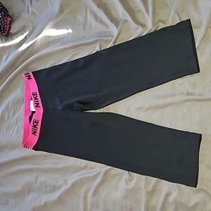 LAST CALL! Nike Cropped Leggings